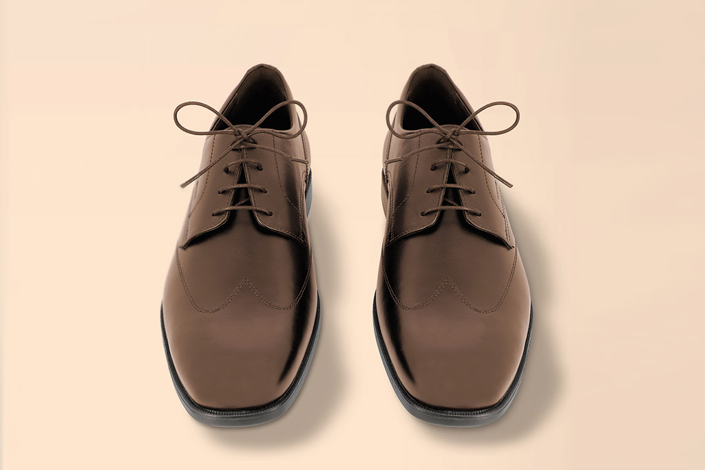 Assouplisseur Cuir Chaussure Chaussures en Cuir de Couleur Unie Respirantes  et Confortables pour Hommes Bottes Hautes pour Hommes avec Talon (Brown,  39) : : Mode